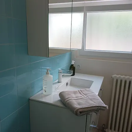 Grand Appartement, 2 Et Jardin * Nîmes