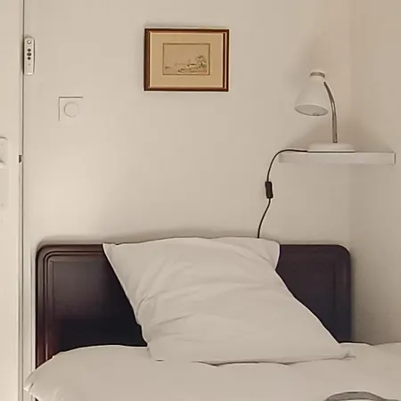 Apartment Grand Appartement, 2 Et Jardin