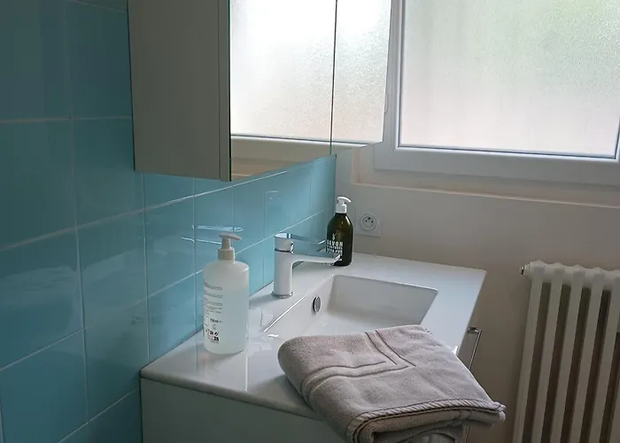 Grand Appartement, 2 Et Jardin * Nîmes